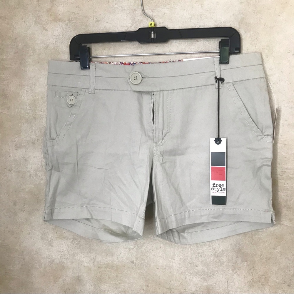 Khaki shorts NWT